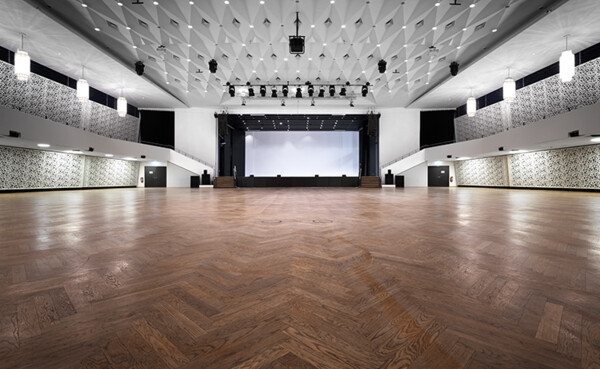 Ansicht über das Parkett, Großer Saal der Rhein-Mosel-Halle in Koblenz © Rhein-Mosel-Halle, Gauls – Die Fotografen